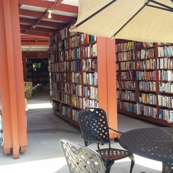 Bart's Books - It's a comfortable outdoor environment. - Bookstores Near Me - Ojai, California