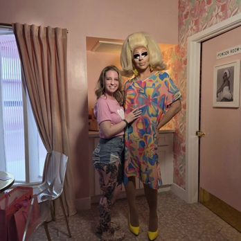 Trixie Motel - Surprise meet with TRIXIE MATTEL for pride - Hotels Near Me - Palm Springs, California Trixie Motel - Surprise meet with TRIXIE MATTEL for pride - Hotels Near Me - Palm Springs, California