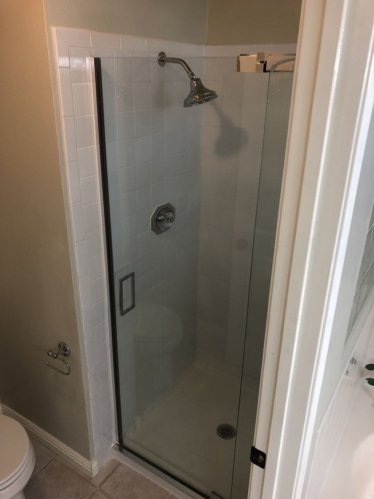 Slide of Victor's Handyman and Remodeling Services