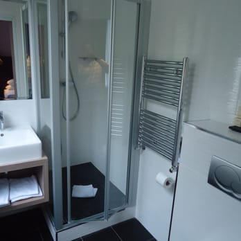 Hôtel Saint-Charles - Bathrooms are nice and up to date.  The best shower I had in Paris was at the Hotel Saint Charles. - Hotels Near Me - Paris, 75