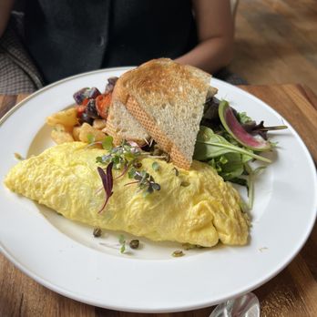 Lapisara Eatery - Crab omelette - Breakfast & Brunch Near Me - San Francisco, California
