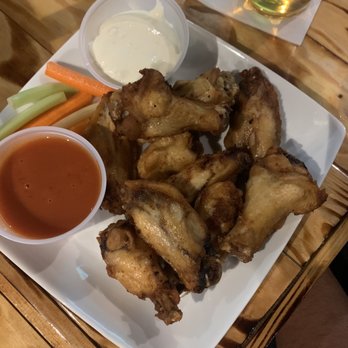 Paulie's Brickhouse - Buffalo Wings - Beer Bar Near Me - Jersey City, New Jersey