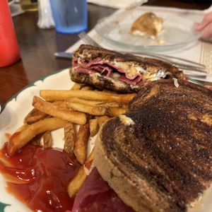 O’BRIEN’S WEST END INN - 46 Photos & 14 Reviews - 340 Union St, Hamburg, New York - American