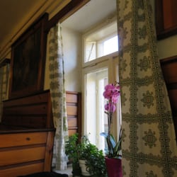 Gasthof Schöny zur schönen Aussicht - Hübsche Pflanzendeko am Fenster