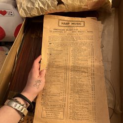Antique harp music form
