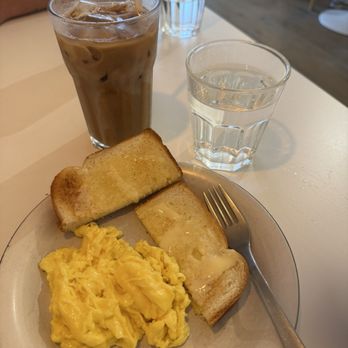 Sammi - Breakfast & Brunch Near Me - Toronto, Ontario
