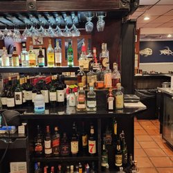 Eagle Grill & Oyster Bar - Bar area