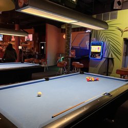 Continental Modern Pool Lounge