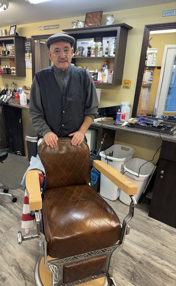 Big Red's Barber Shop Logo