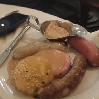Mader's - German Near Me - Milwaukee, Wisconsin