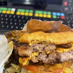 Mikey's Smash Burgers - Double smash burger