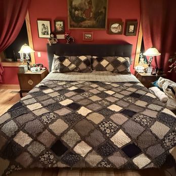 Linens N More - Cal king extra long bed quilt. - Home Decor Near Me - Fredericksburg, Texas Linens N More - Cal king extra long bed quilt. - Home Decor Near Me - Fredericksburg, Texas