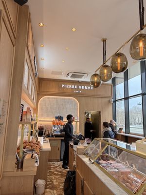 Pierre Hermé by null