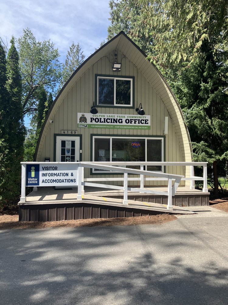 CABINS AT CULTUS LAKE PARK Updated August 2024 10 Photos 4165