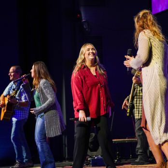 Shepherd's Gate Church - Worship team singing. - Churches Near Me - Shelby Twp, Michigan Shepherd's Gate Church - Worship team singing. - Churches Near Me - Shelby Twp, Michigan