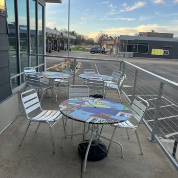 Finca Coffee - Outdoor seating area - Coffee & Tea Near Me - Madison, Wisconsin