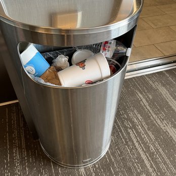 Tru by Hilton Bowling Green - Trash was like this for a few days - Hotels Near Me - Bowling Green, Kentucky