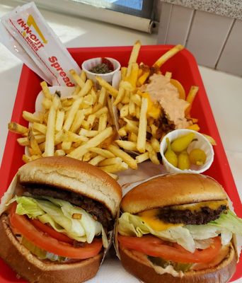 In-N-Out Burger by null
