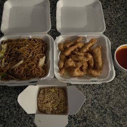 Taste of China - Beef lo mein and sweet & sour chicken