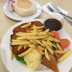 Rydalmere Central Bowling Club - Aussie favorite !! ....... Bring it on ..... plus a bread roll !!!