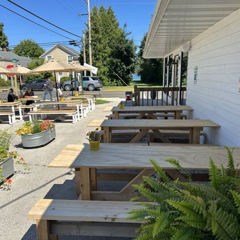 Inland - Pizza Near Me - Baileys Harbor, Wisconsin