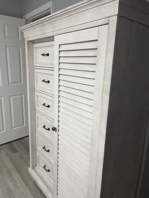 THE FURNITURE WAREHOUSE - Updated May 2024 - 31 Photos & 66 Reviews