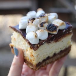 S'mores cheesecake bar S'mores cheesecake bar