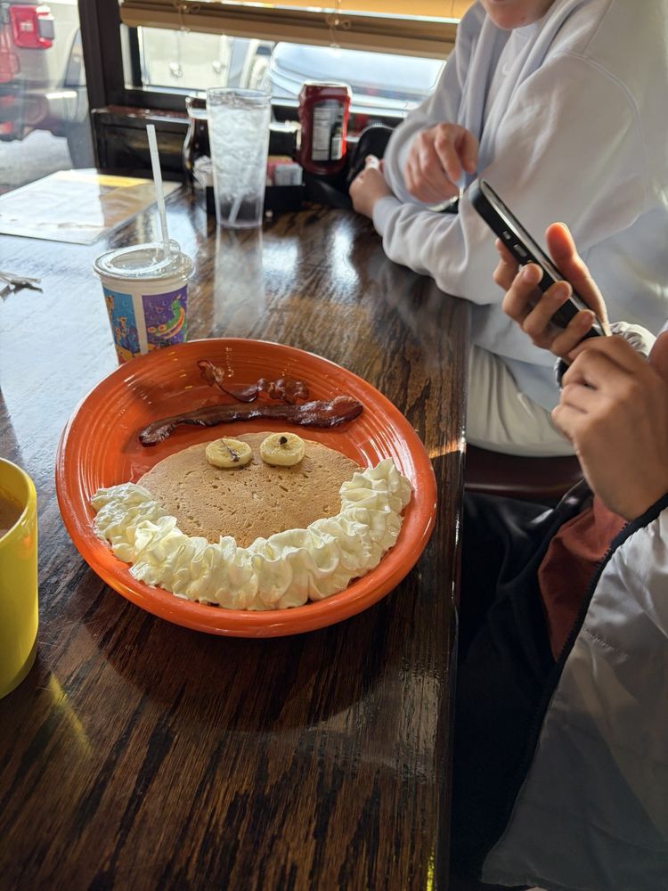 Sunrise the Breakfast Place Logo