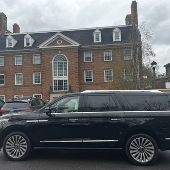 Stella Transit - Lincoln Navigator 7passenger Limo - Limos Near Me Stella Transit - Lincoln Navigator 7passenger Limo - Limos Near Me