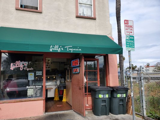 Lilly's Taqueria by null