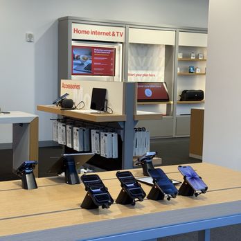 Verizon - Cell phone display - Mobile Phones Near Me - Honolulu, Hawaii Verizon - Cell phone display - Mobile Phones Near Me - Honolulu, Hawaii