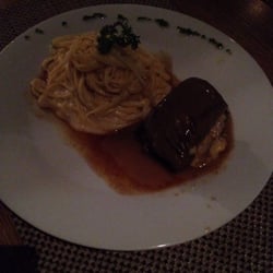 Due Trattoria e Bruschetteria - Filé e macarrão