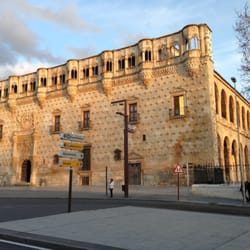 Palais del Intantado
