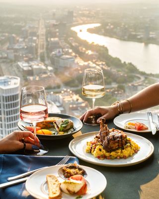 The Beacon Bistro by null