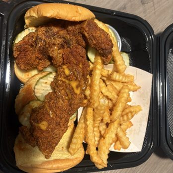 Dave's Hot Chicken - Chicken Shop Near Me - Claremont, California