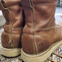 Nokomis Shoe Shop - They are refusing to return my 4-week-old boots that clearly have a defect.