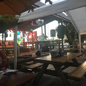 Sam's Boat - Band getting ready to play - Seafood Near Me - Houston, Texas Sam's Boat - Band getting ready to play - Seafood Near Me - Houston, Texas