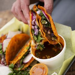 Birrieria El Guero - Tacos