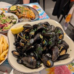 Oysters & Grill - moules marinieres