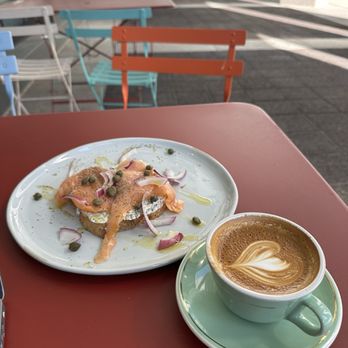 Mojo Coffee - Cafes Near Me - Chicago, Illinois