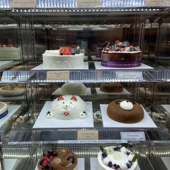 Paris Baguette - Specialty cakes on display - Bakeries Near Me - San Francisco, California Paris Baguette - Specialty cakes on display - Bakeries Near Me - San Francisco, California