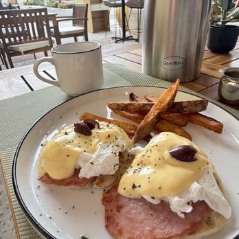 Alba Breakfast & Brunch - Eggs Benedict - Breakfast & Brunch Near Me - Estero, Florida Alba Breakfast & Brunch - Eggs Benedict - Breakfast & Brunch Near Me - Estero, Florida