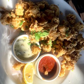 Yard House - Fried calamari with jalapeño tartar and chili sauce - Bars Near Me - Long Beach, California