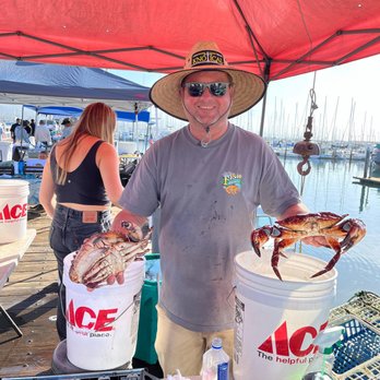 Market Forays - We buy our crab live at the harbor from local fishermen - Cooking Classes Near Me Market Forays - We buy our crab live at the harbor from local fishermen - Cooking Classes Near Me