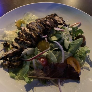 BB King's Blues Club - House Salad with Grilled Chicken - Barbeque Near Me - Montgomery, Alabama BB King's Blues Club - House Salad with Grilled Chicken - Barbeque Near Me - Montgomery, Alabama