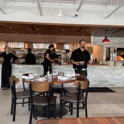 Lynora's - Kitchen
