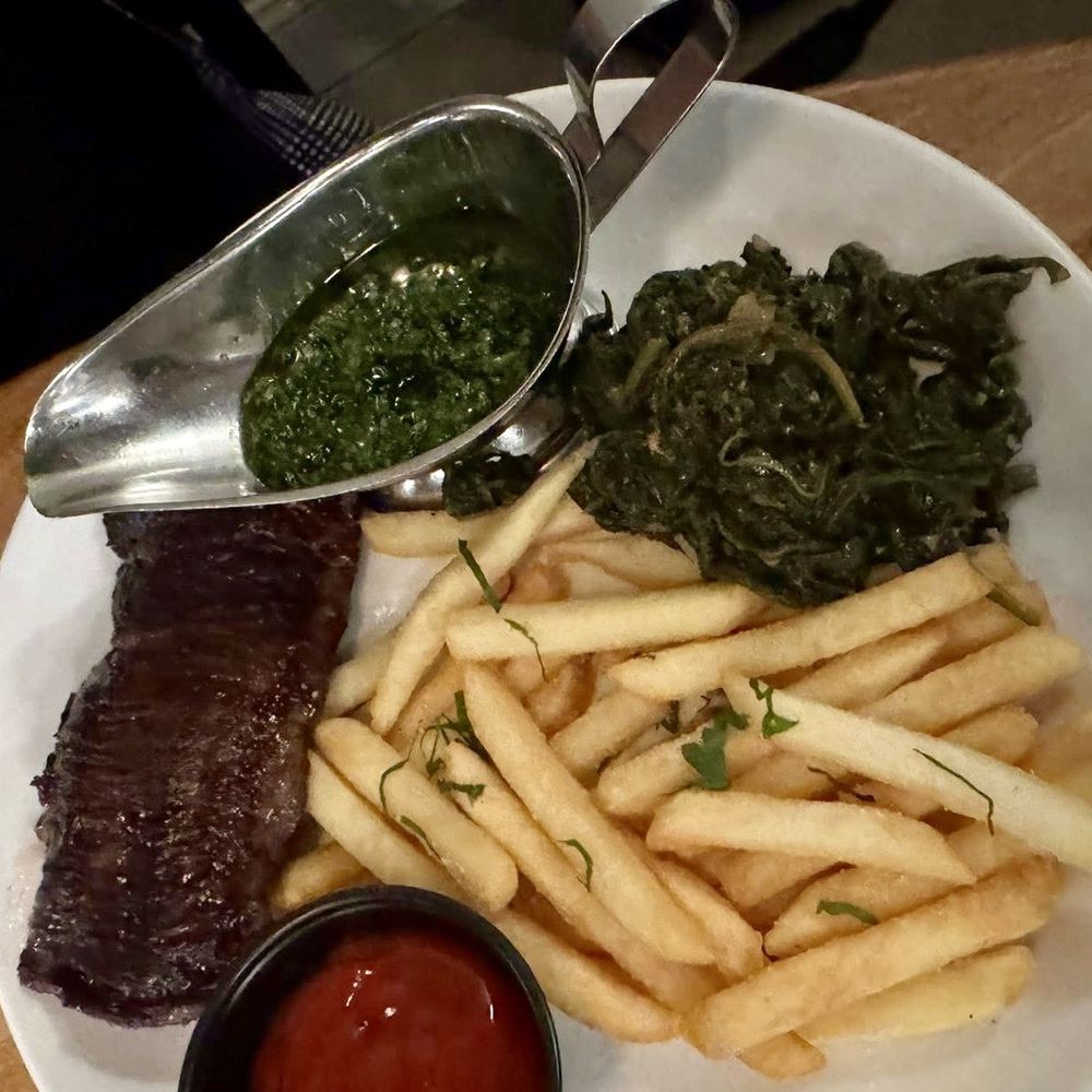 Mezza Luna - Pizza Near Me - Manalapan, New Jersey