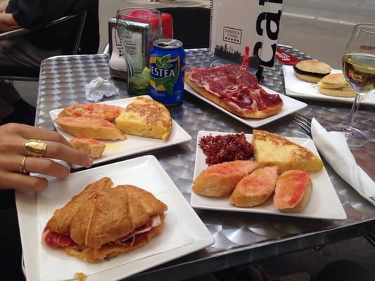 Enrique Tomás by null