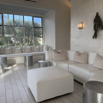 Solage Auberge Collection - Spa seating area - Hotels Near Me - Calistoga, California Solage Auberge Collection - Spa seating area - Hotels Near Me - Calistoga, California