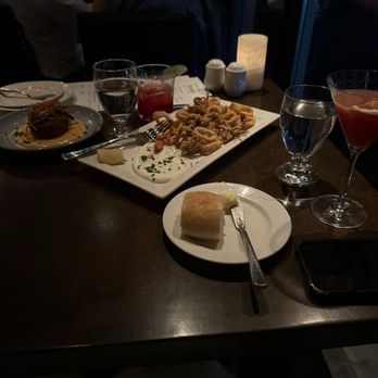 Prime Steakhouse - Calamari and crab cake - Steakhouses Near Me - Niagara Falls, Ontario
